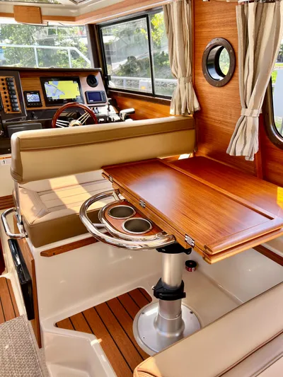 Mokupuni Yacht Photos Pics 