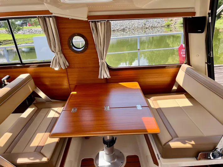 Mokupuni Yacht Photos Pics 