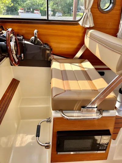 Mokupuni Yacht Photos Pics 