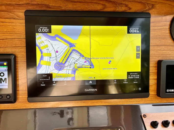 Mokupuni Yacht Photos Pics 