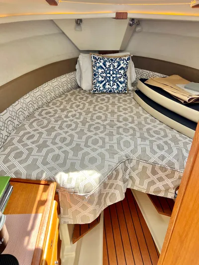 Mokupuni Yacht Photos Pics 