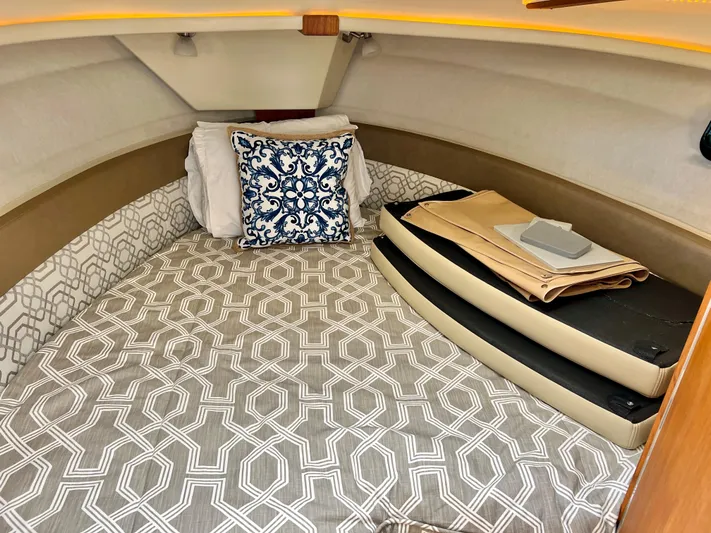 Mokupuni Yacht Photos Pics 