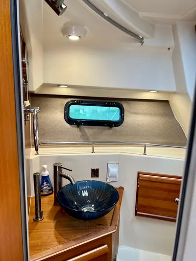 Mokupuni Yacht Photos Pics 