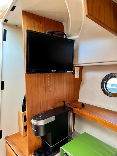 Mokupuni Yacht Photos Pics 