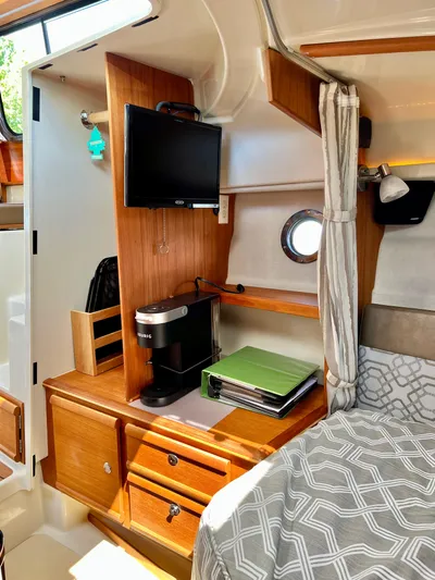 Mokupuni Yacht Photos Pics 