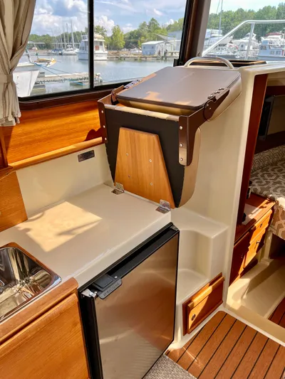 Mokupuni Yacht Photos Pics 