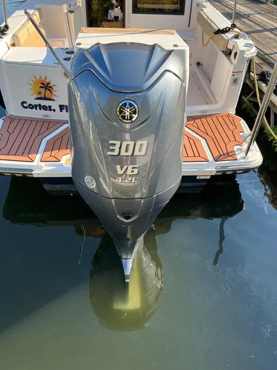 Mokupuni Yacht Photos Pics 