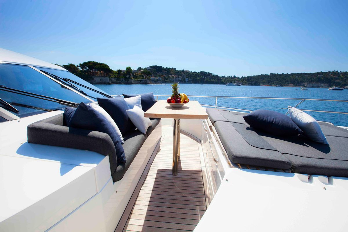 2011 Princess 75 