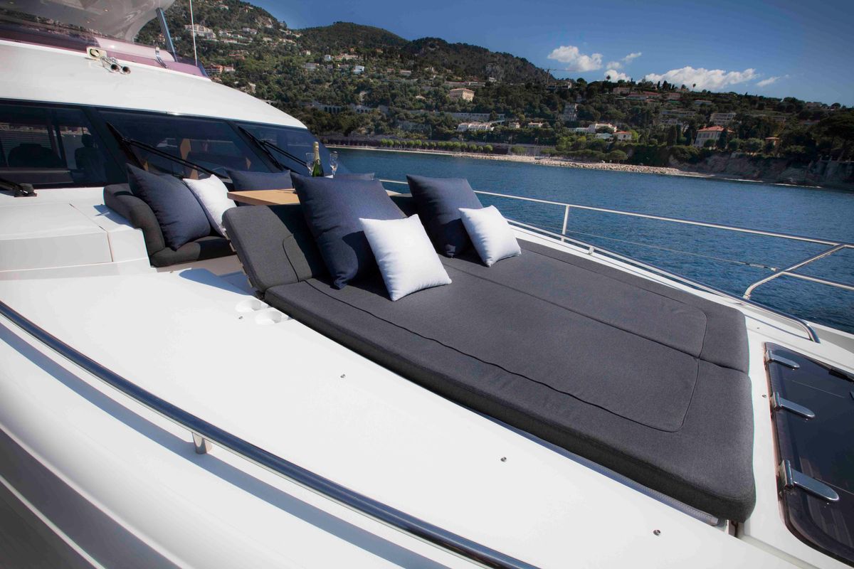 2011 Princess 75 