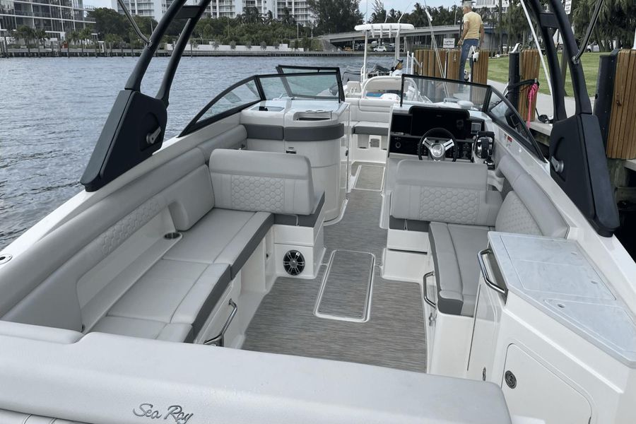 2022 Sea Ray 290 SDX OB