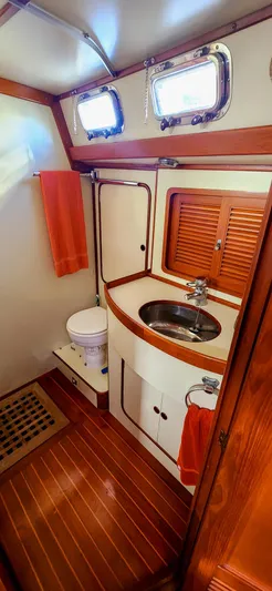 Serene Yacht Photos Pics 