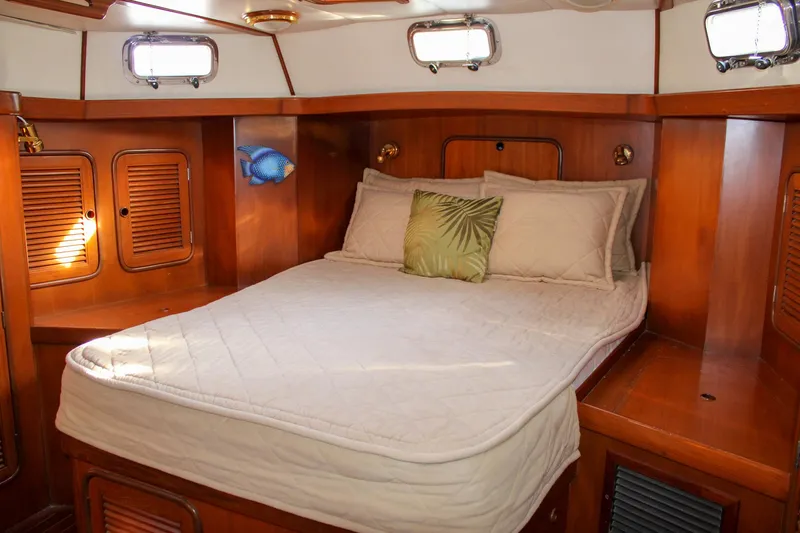 Serene Yacht Photos Pics 