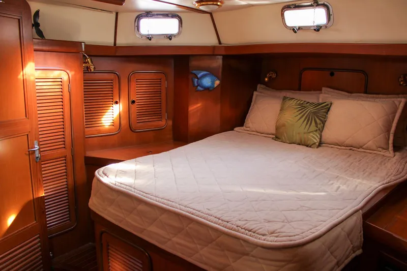 Serene Yacht Photos Pics 