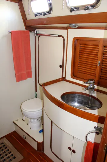 Serene Yacht Photos Pics 