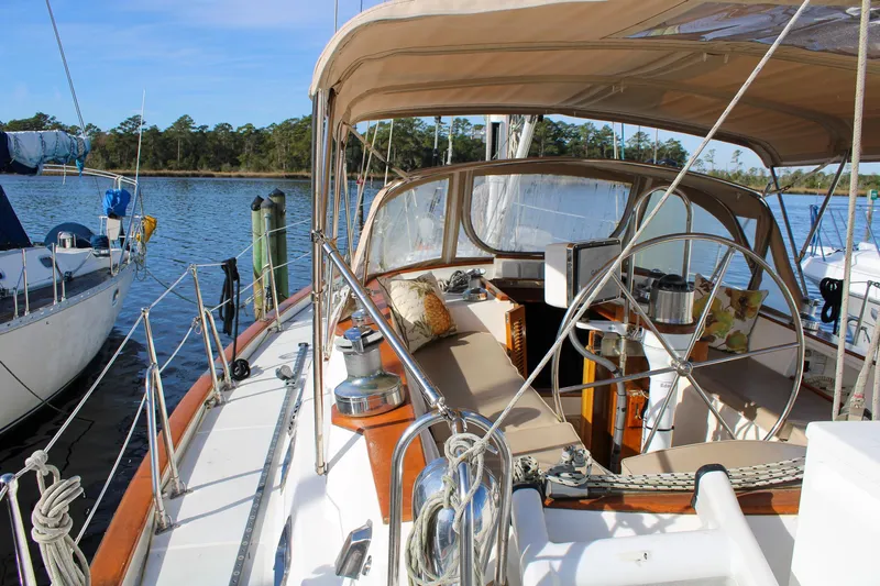 Serene Yacht Photos Pics 