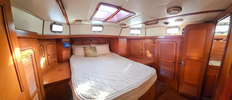 Serene Yacht Photos Pics 