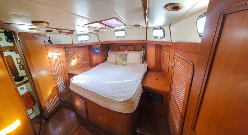 Serene Yacht Photos Pics 