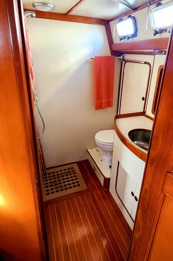 Serene Yacht Photos Pics 