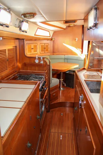 Serene Yacht Photos Pics 