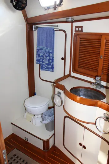 Serene Yacht Photos Pics 