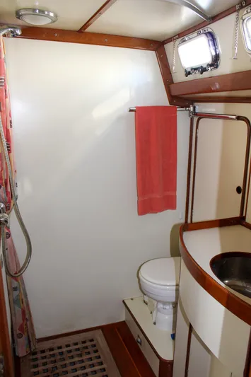 Serene Yacht Photos Pics 