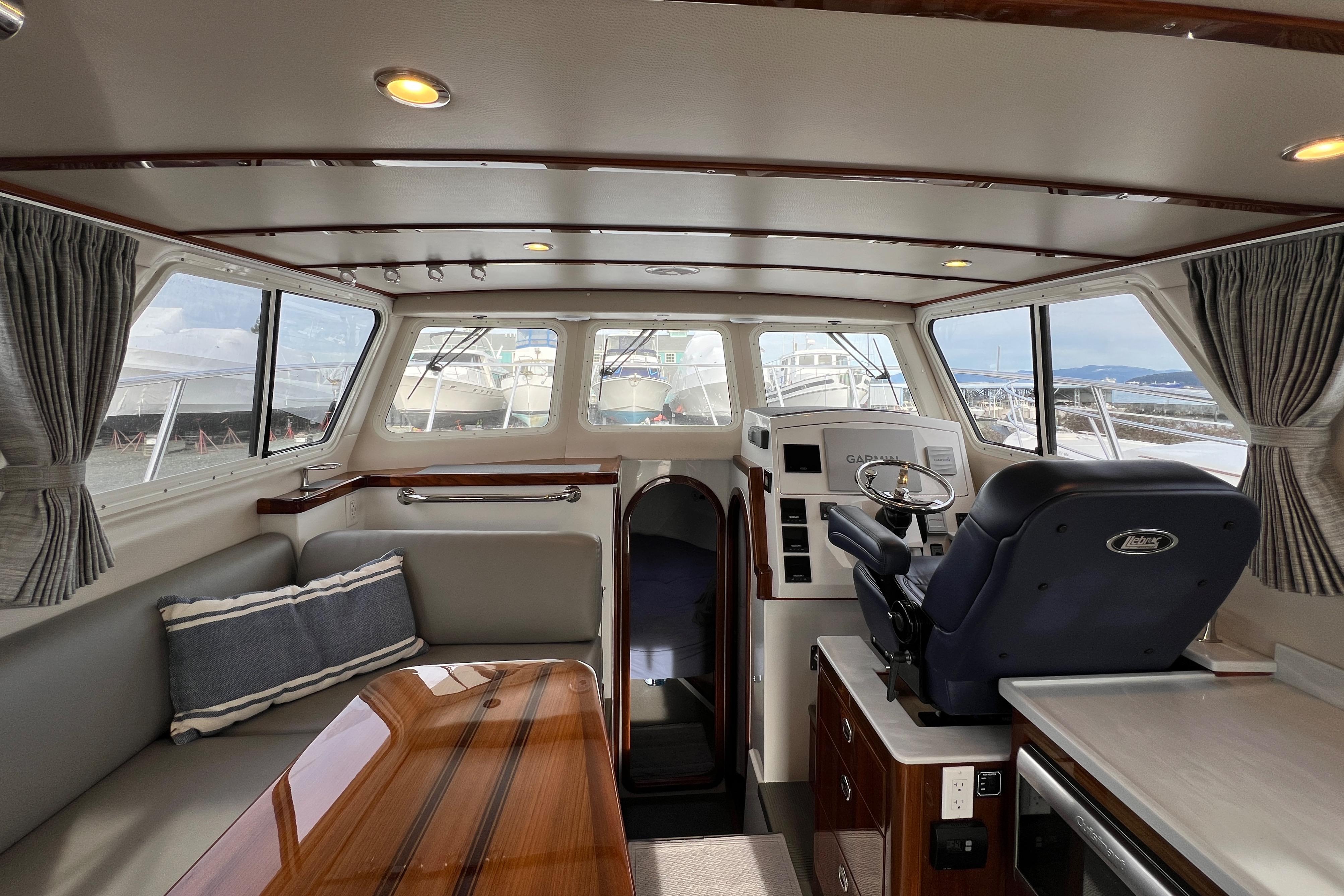 2019 Lindell 38 Sport Fishing for sale YachtWorld