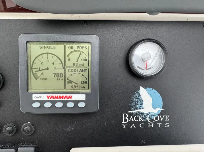 Change Of Pace Yacht Photos Pics Dashboard of 2008 Back Cove 29 Hardback yacht with Yanmar engine display.