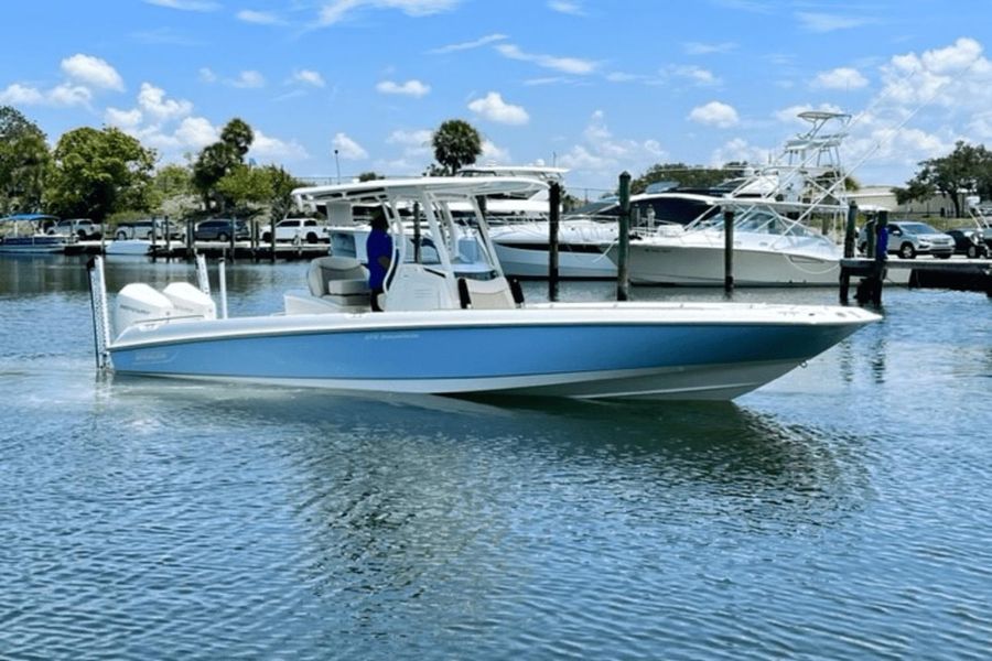 2022 Boston Whaler 270 Dauntless