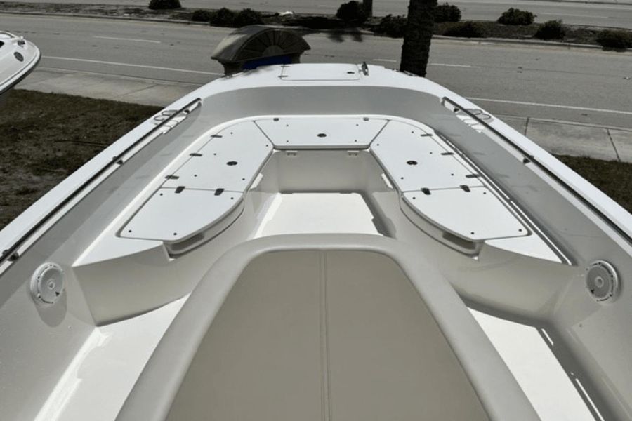 2022 Boston Whaler 270 Dauntless