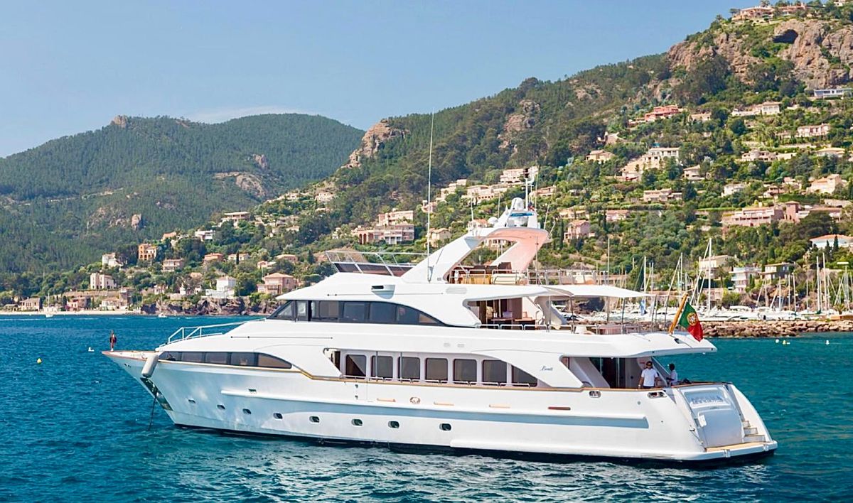 2000 Benetti 115 