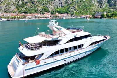 Benetti Classic 115