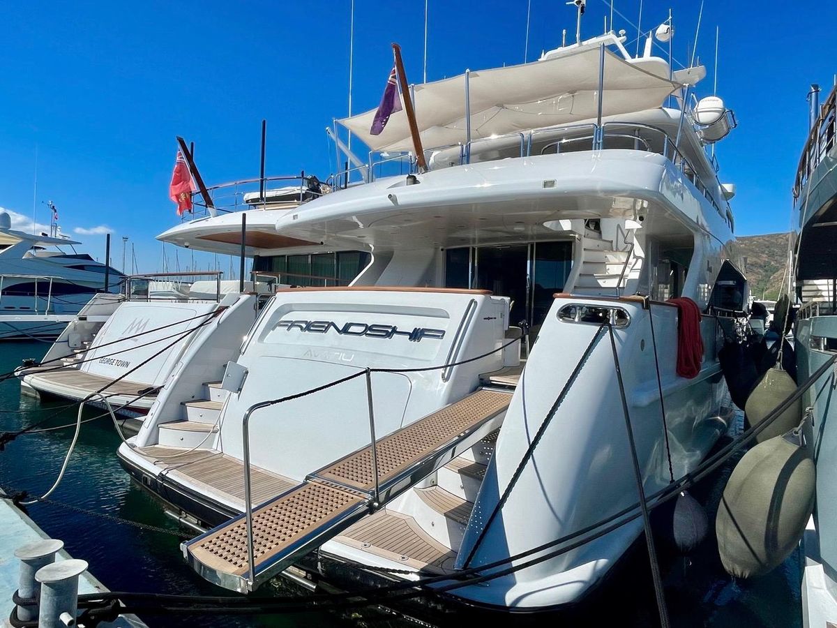 2000 Benetti 115 