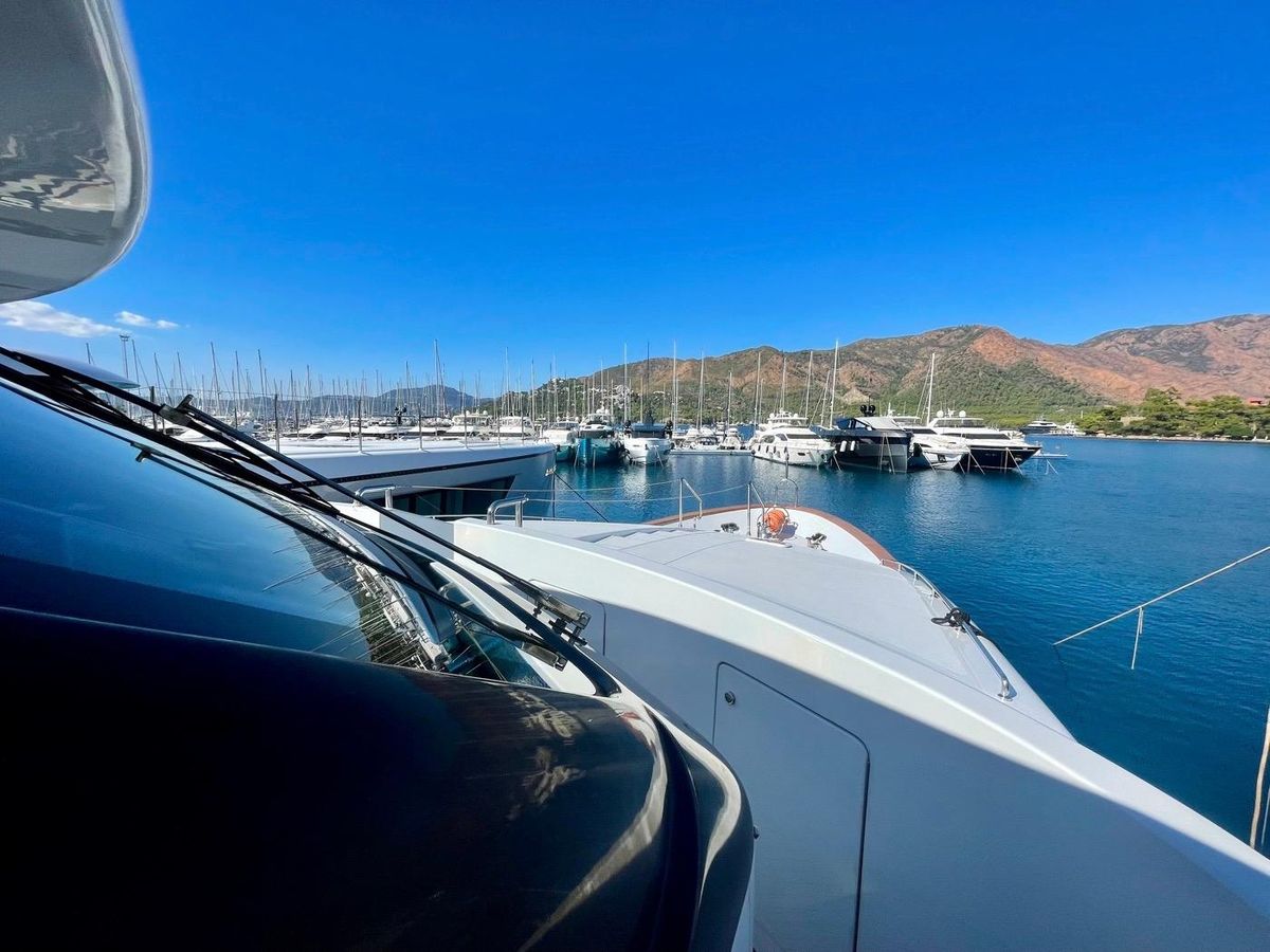 2000 Benetti 115 