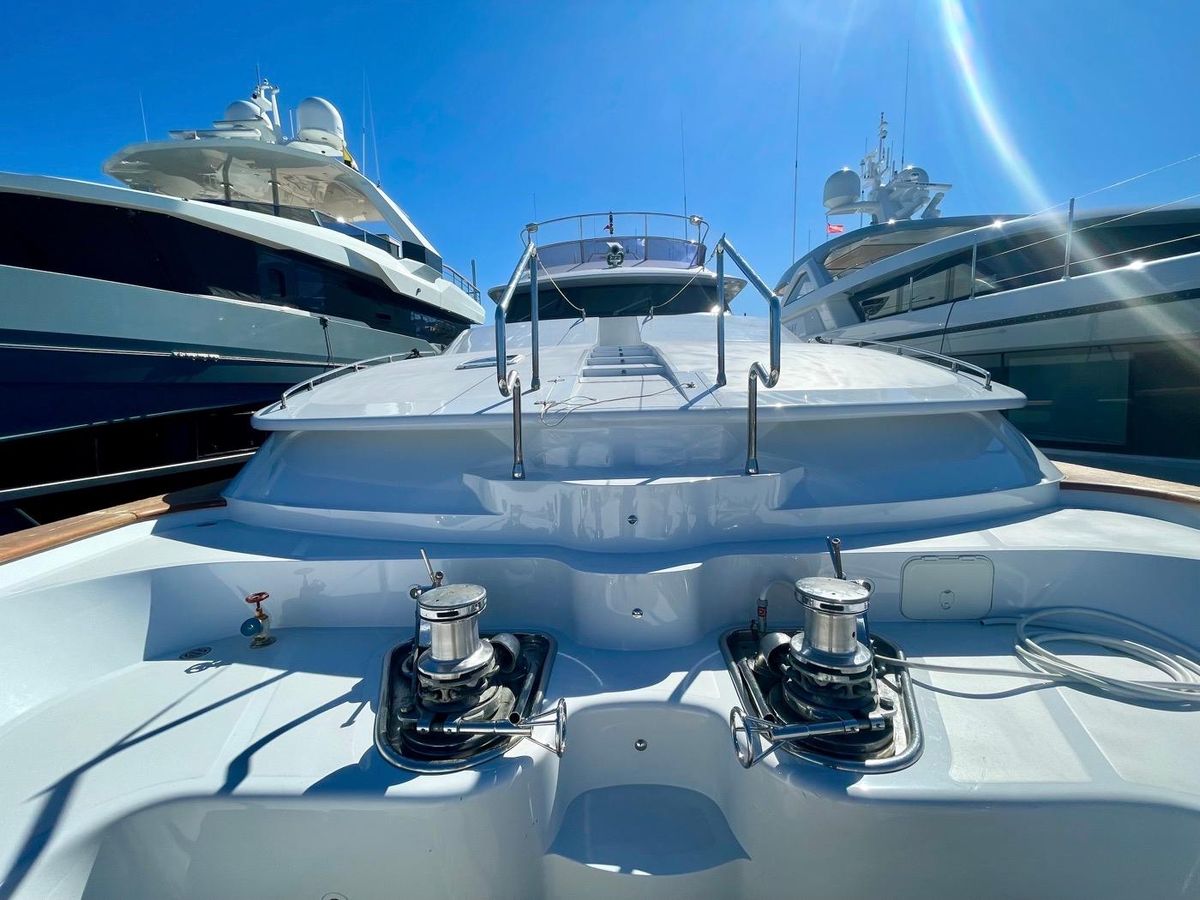 2000 Benetti 115 