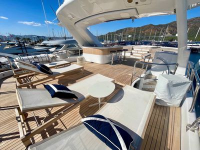 Yacht