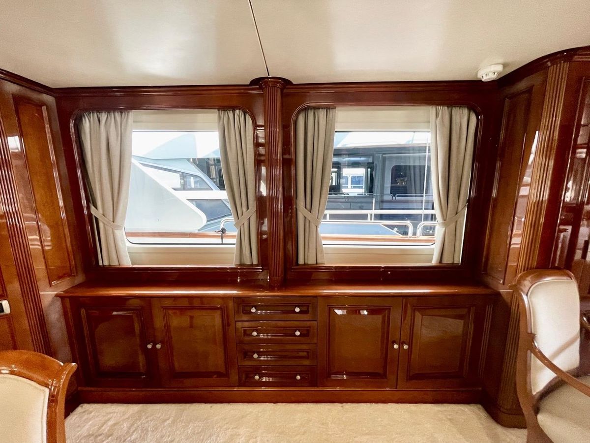 2000 Benetti 115 