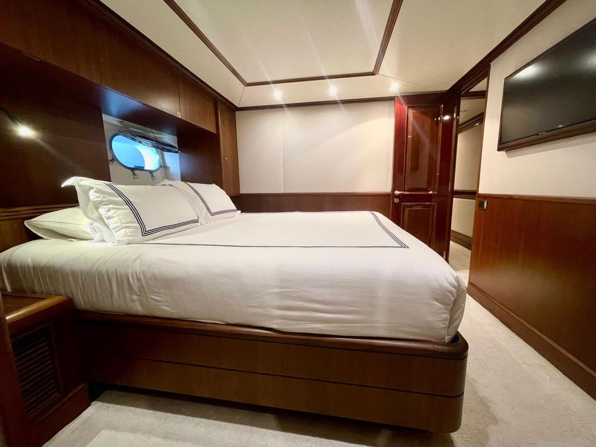 2000 Benetti 115 