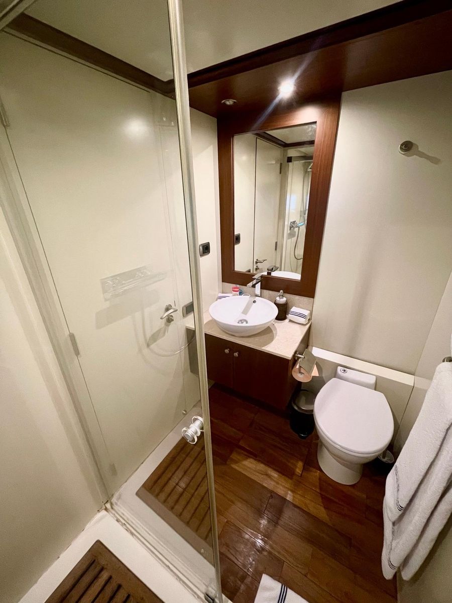 2000 Benetti 115 