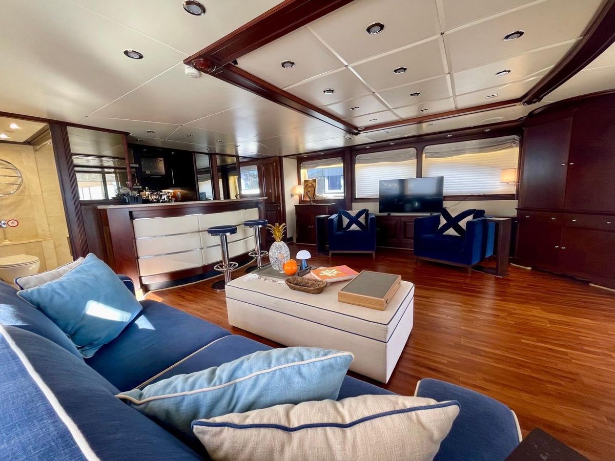 2000 Benetti 115 