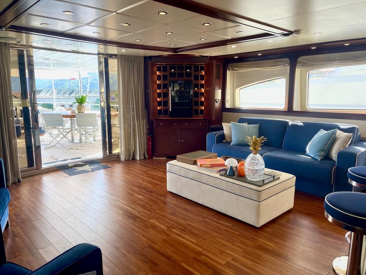 2000 Benetti 115 