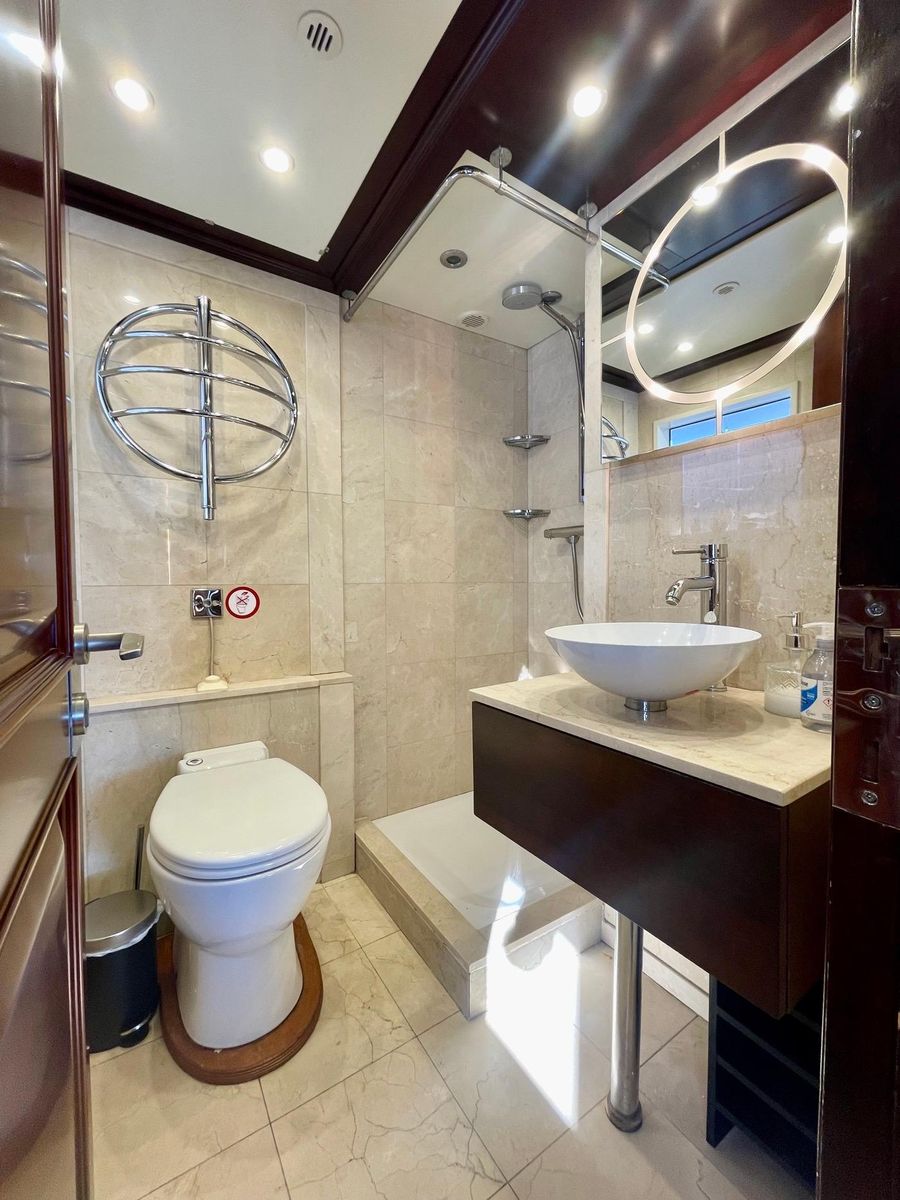 2000 Benetti 115 