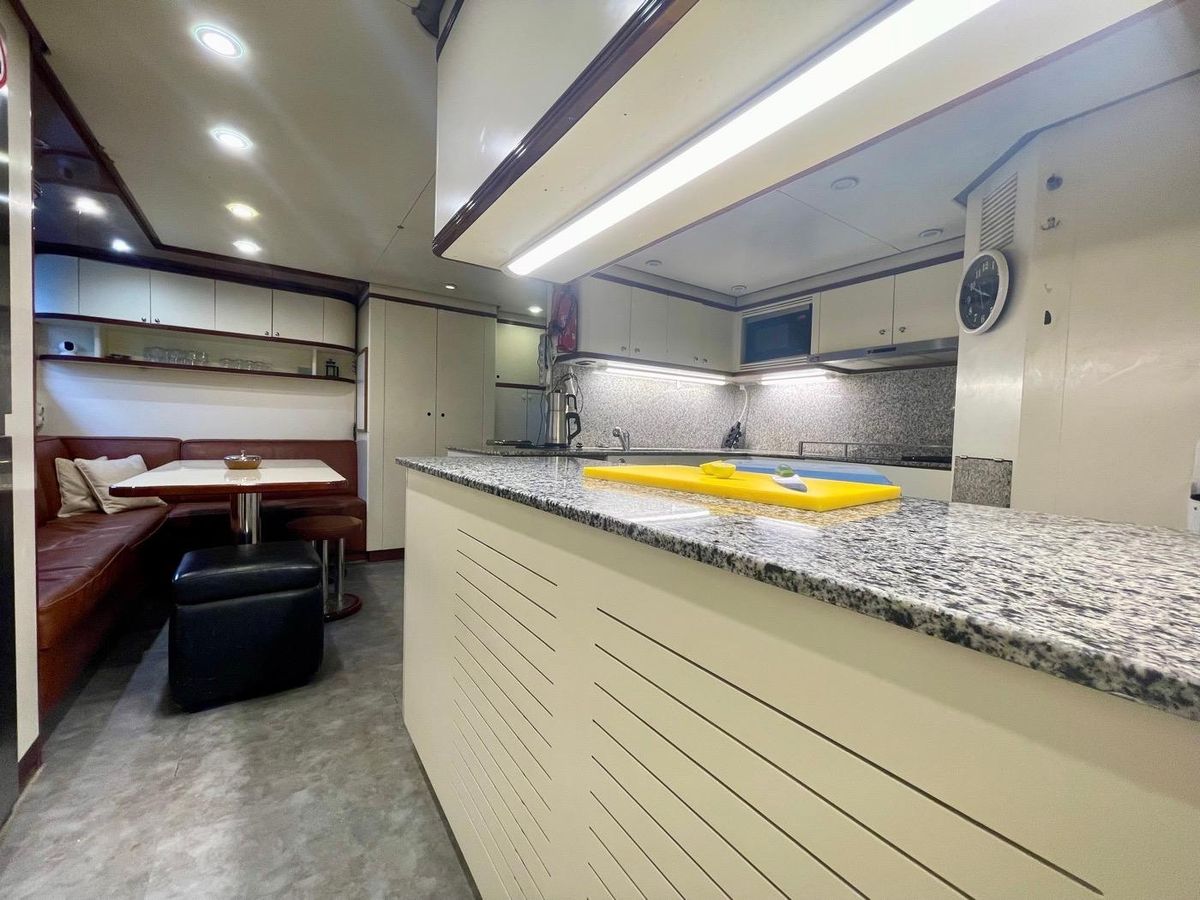 2000 Benetti 115 