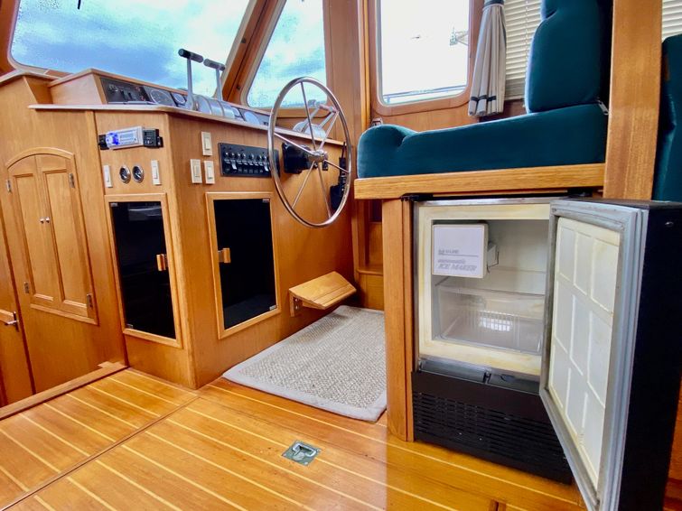 1997-47-sabre-47-aft-cabin