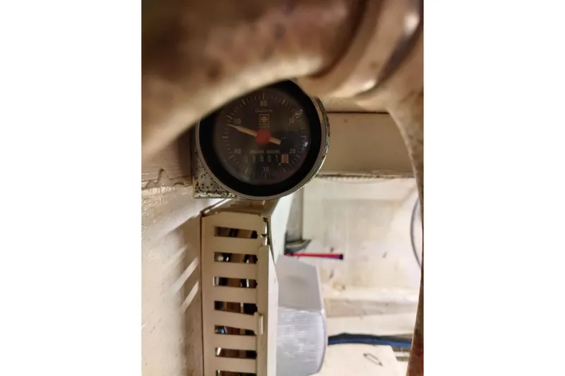  Yacht Photos Pics Engine hour meter on 1999 Viking 45 Convertible boat, showing 3901 hours.