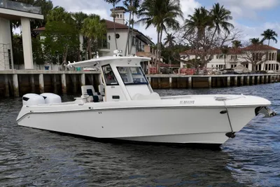 Everglades 325 Center Console