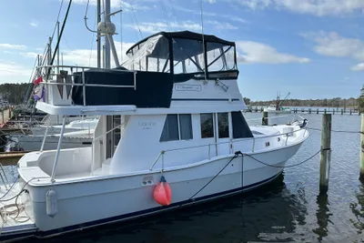 Mainship 350 Trawler