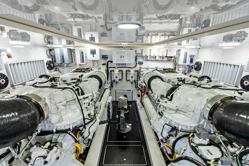 Rachel Anne Yacht Photos Pics 