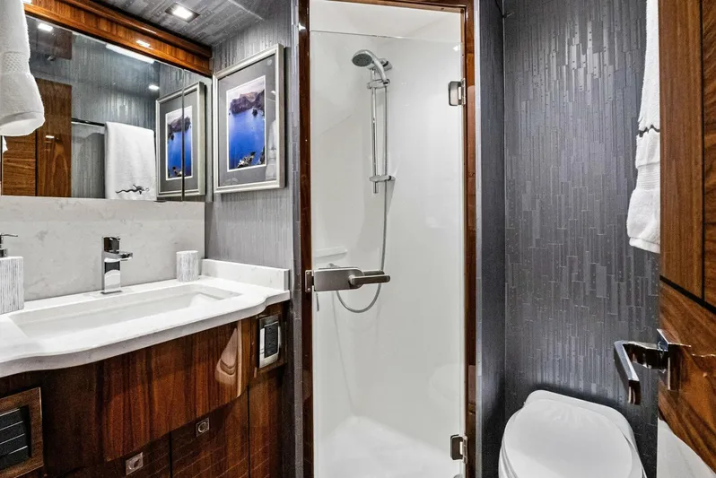 Rachel Anne Yacht Photos Pics 