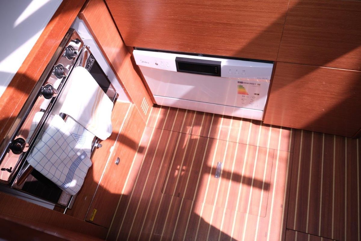 2018 Dufour 56 