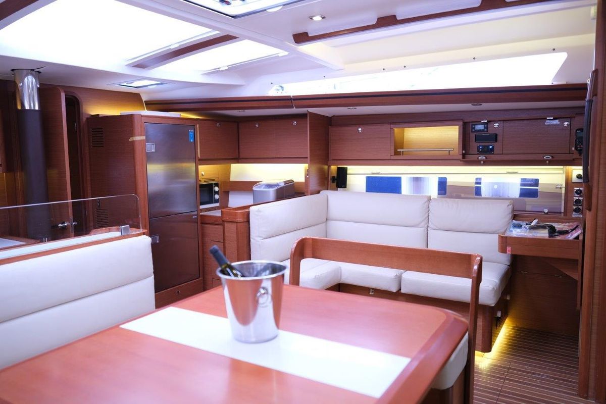 2018 Dufour 56 